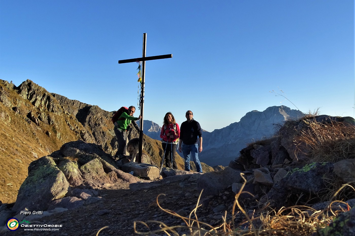 97 Alla croce del Passo di Mezzeno (2144 m).JPG